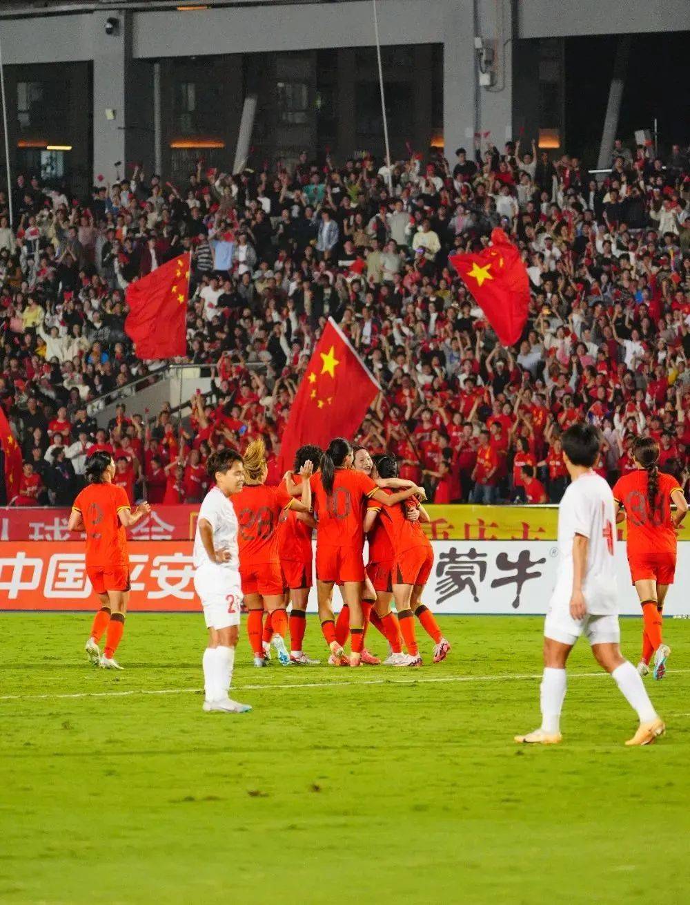 重返巅峰!中国女足队夺取胜利 重返巅峰!中国女足队夺取胜利