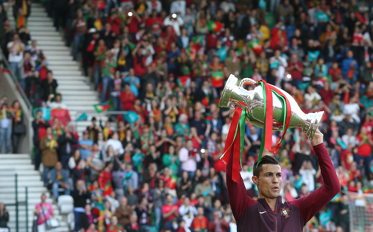 爱游戏官网-波兰队在比赛中取得辉煌成绩备战下一个对手