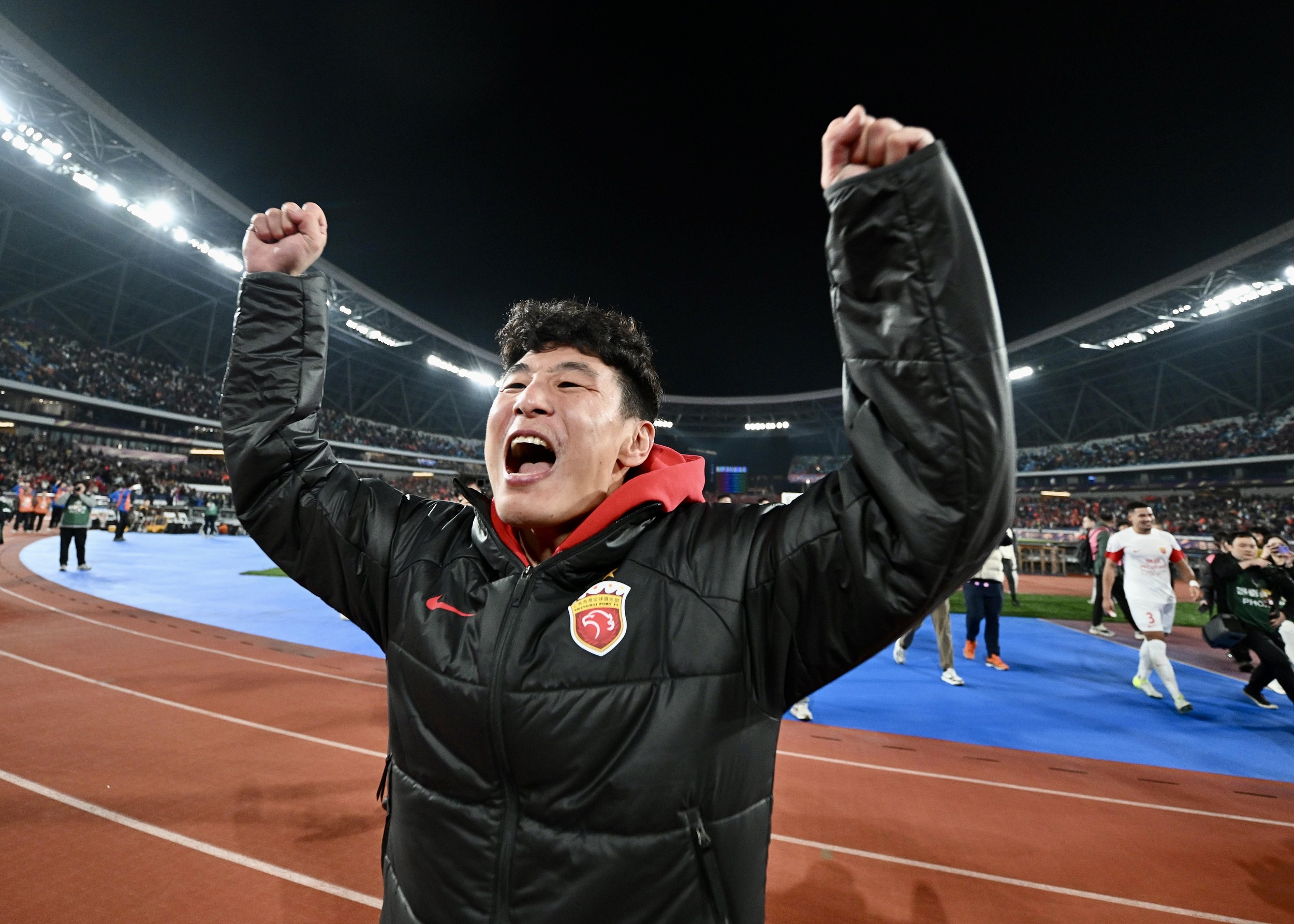 爱游戏官网入口-中超队员精神抖擞，迎接决赛挑战