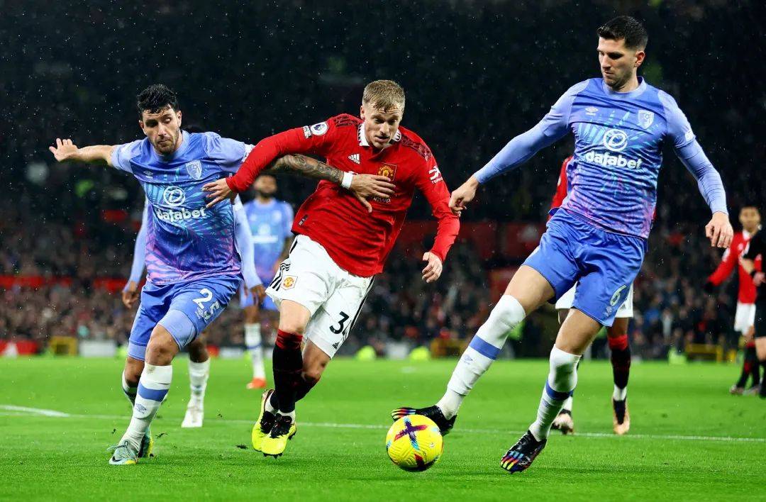 爱游戏官方入口-巴黎战胜曼联，欧洲巨人交锋轰动赛场