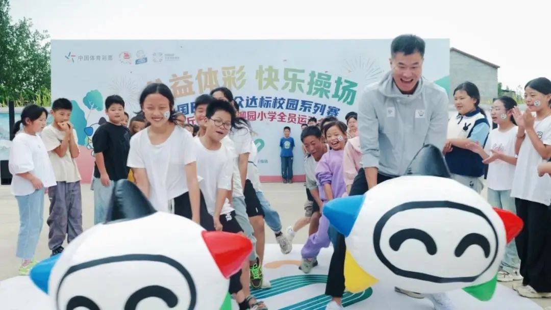 关于球场上精彩纷呈,球员们拼尽全力的信息 关于球场上精彩纷呈,球员们拼尽全力的信息