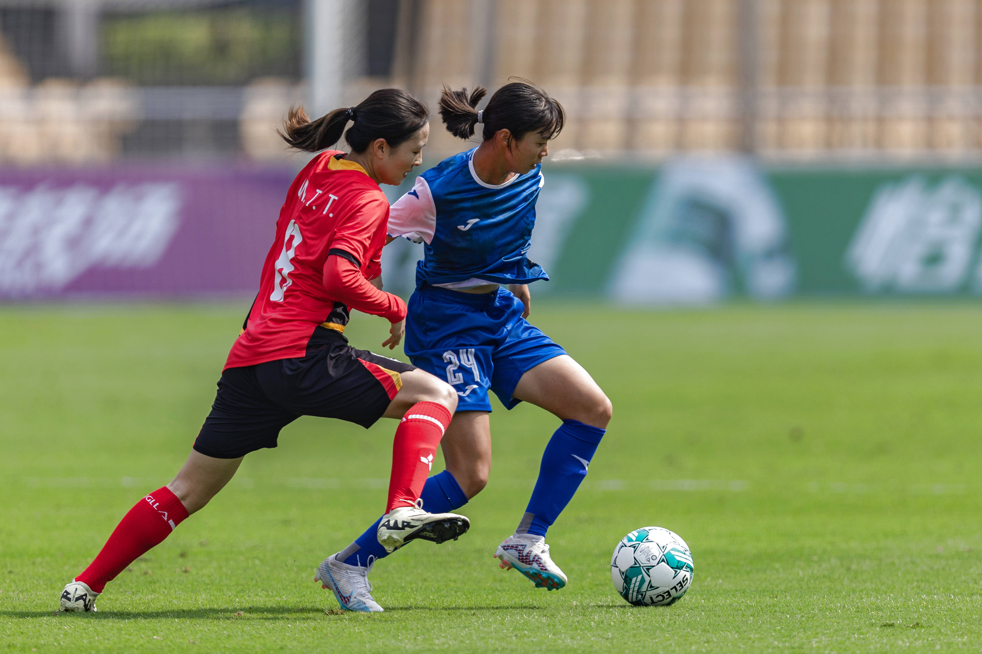 爱游戏官网-关于激烈较量：女足赛场上的搏斗的信息