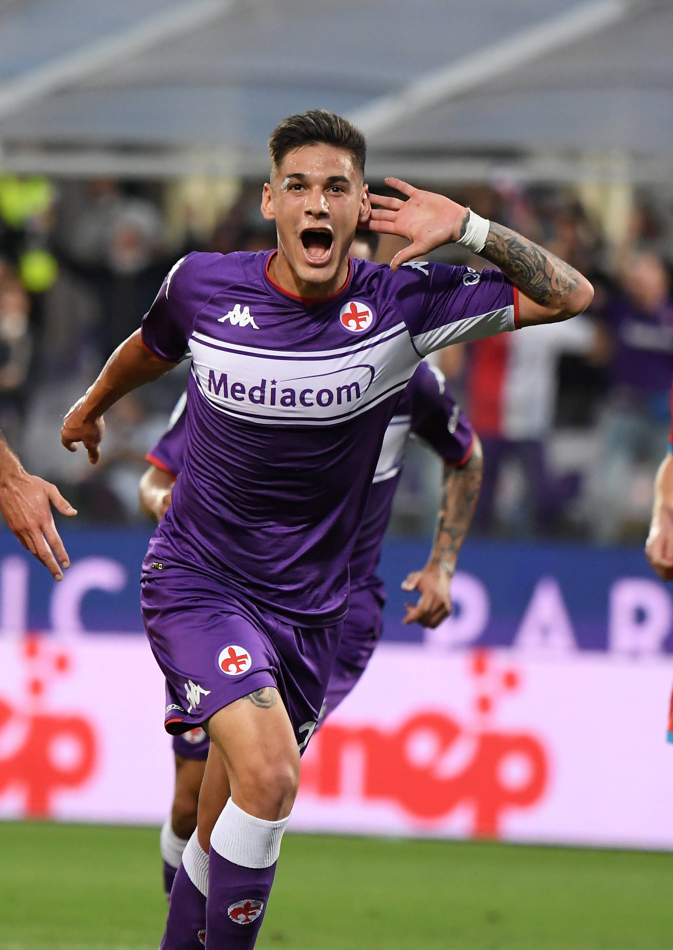 爱游戏官网-包含意甲赛场对抗激烈，球员身手过人战术妙的词条