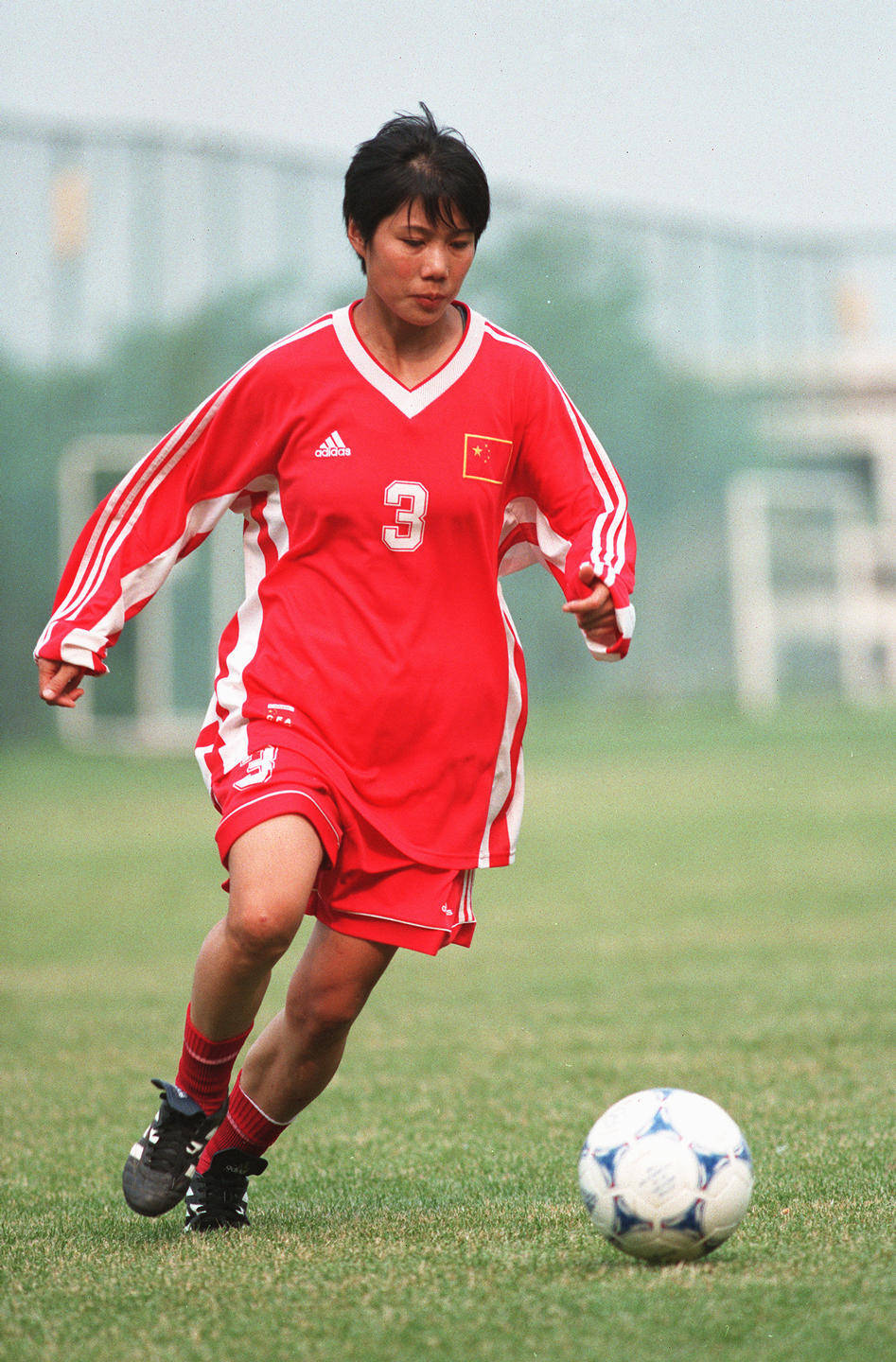 爱游戏官网-包含中国女足荣耀绽放，赢得国际赞誉的词条