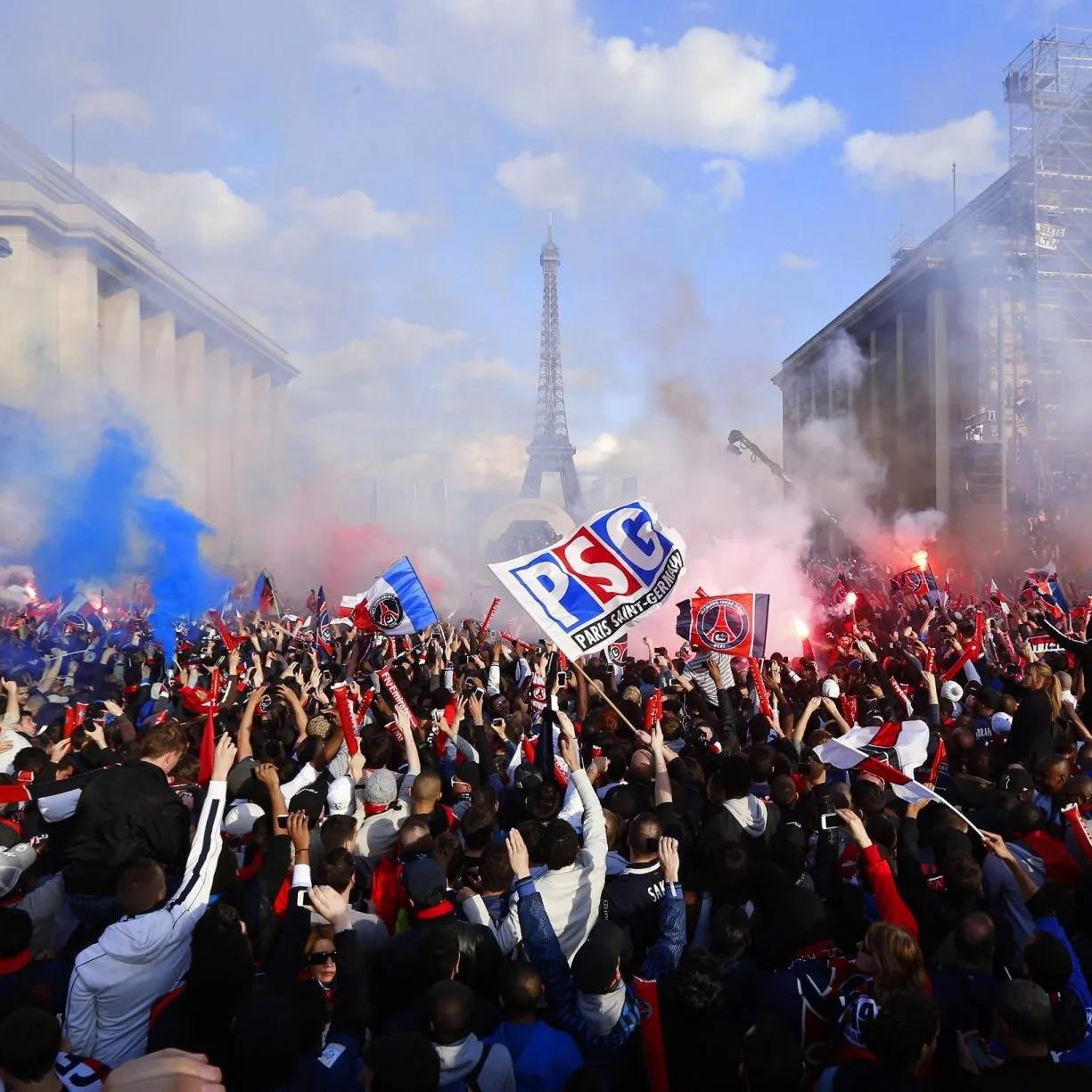 包含巴黎主力回归状态正佳，带队赢得关键比赛的词条