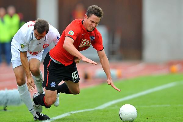 爱游戏在线登录-包含柏林赫塔球员合练备战，冲击德国杯冠军的词条