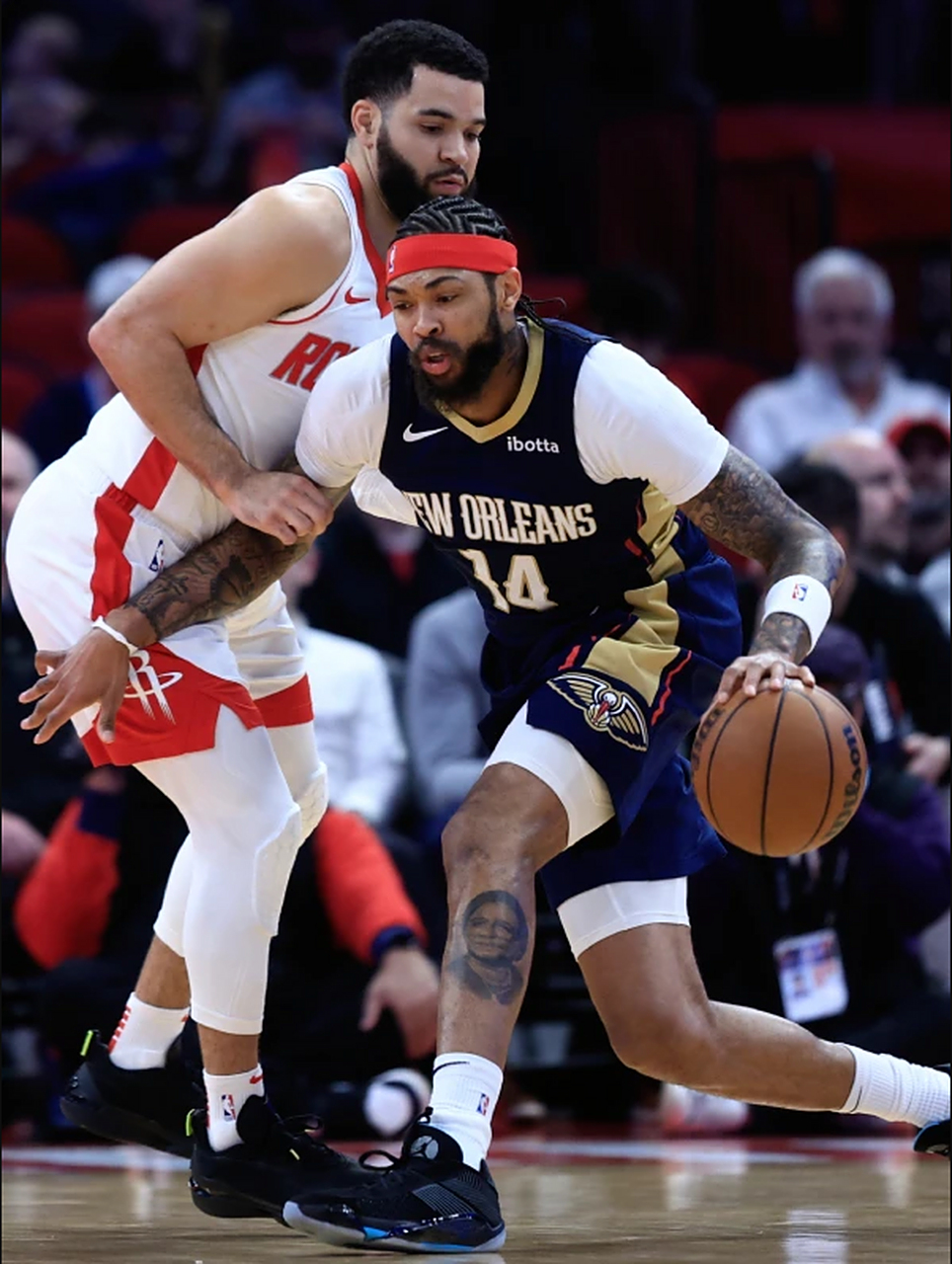 鹈鹕前锋英格拉姆:助力球队向前进步 鹈鹕前锋英格拉姆:助力球队向前进步