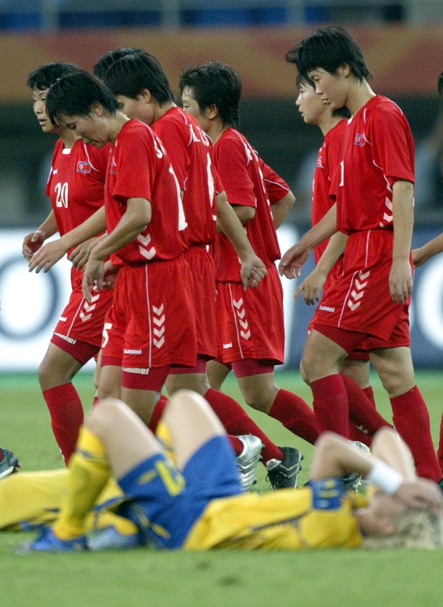 爱游戏在线-包含女足比赛惊现绝杀一幕，球队士气大振的词条