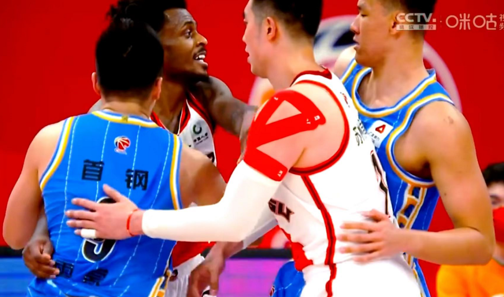 江苏男篮再胜对手，赢得四连胜