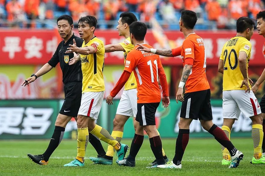 包含广州恒大客场战胜北京人和,排名升至第三的词条 包含广州恒大客场战胜北京人和,排名升至第三的词条