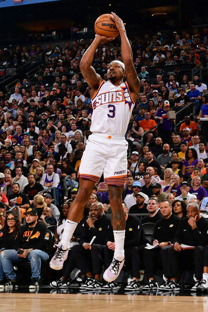 爱游戏亚洲官网-湖人主场大胜太阳，取得连胜