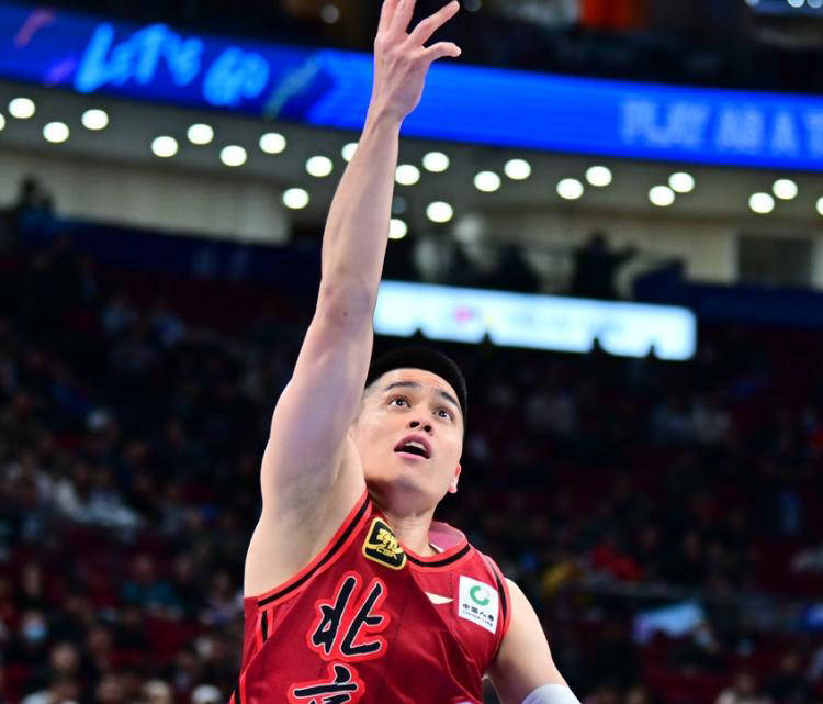 江苏男篮客场逆转浙江队，获得胜利