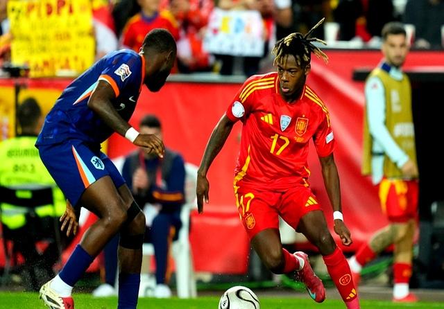 爱游戏app-包含荷兰一球惊险获胜，时隔年再次杀入世界杯的词条